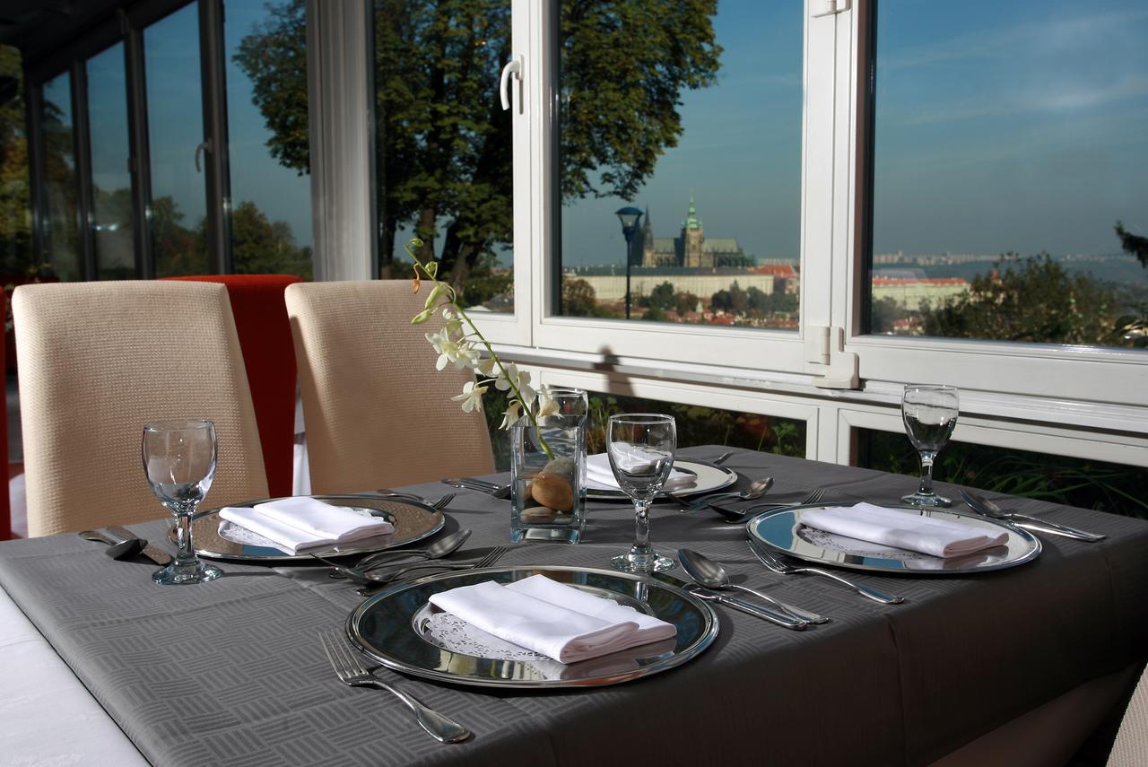 Nebozizek Hotel A Restaurant براغ المظهر الخارجي الصورة